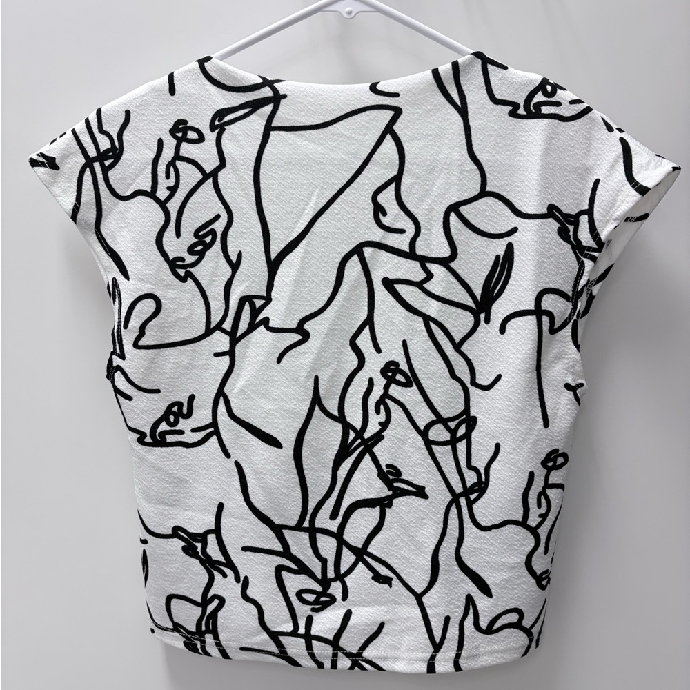 SHEIN 0XL Black and White Abstract Short Sleeve Crop Top